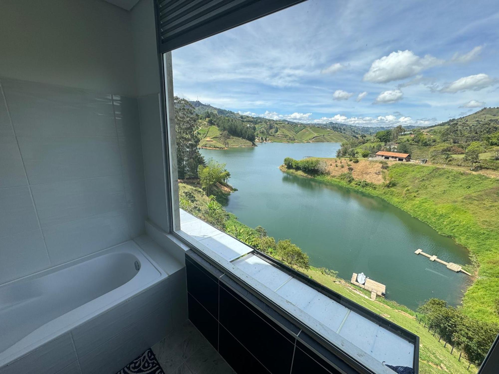 Hermoso Apartmento Con La Mejor Vista El Penol *